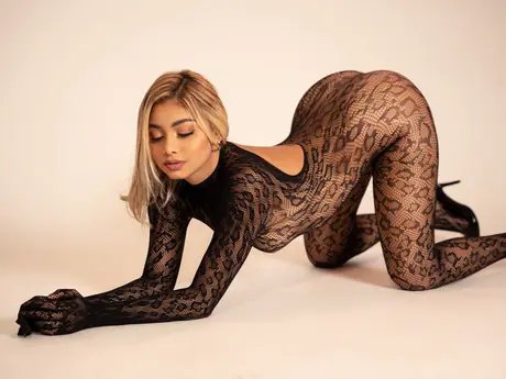 Chat with AlessandraMonet