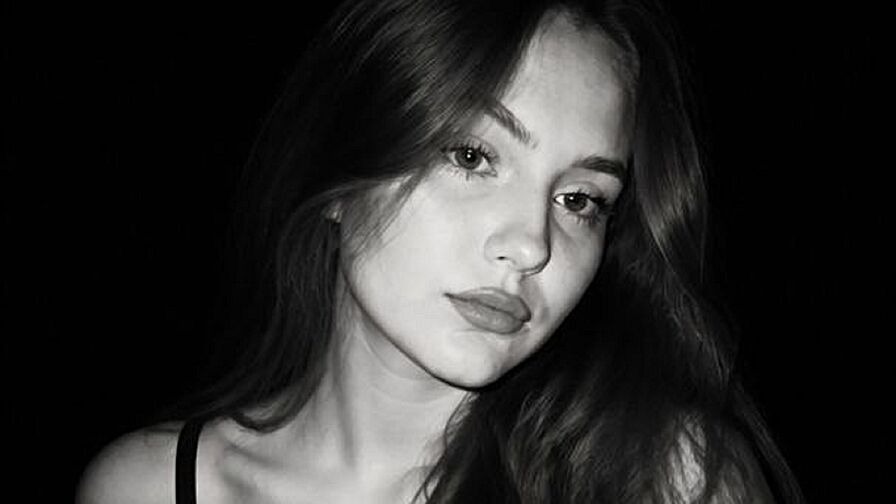 Watch GabiFernandez live on The Edge Private