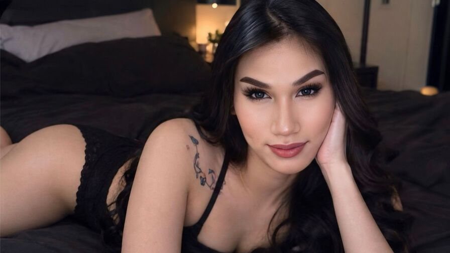 See KathaliaSnow’s Cam Show Now