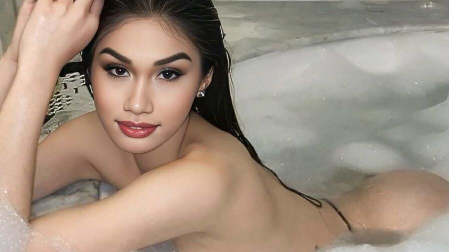 Watch KathaliaSnow live on Hernude