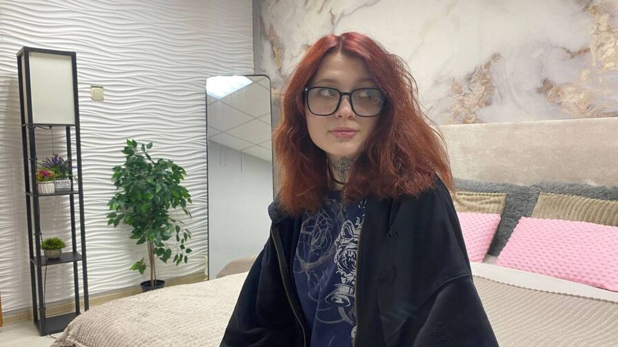 SarahDeen's live cam