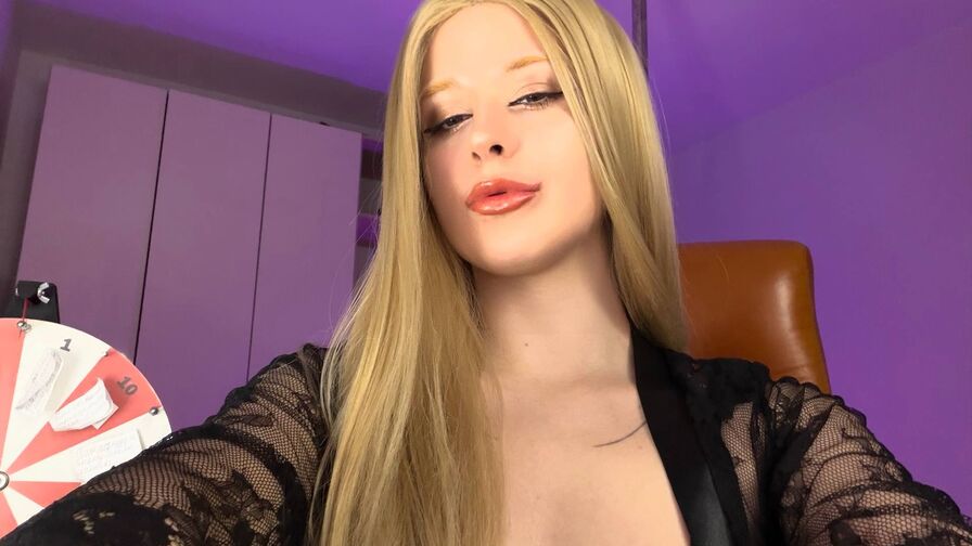 Watch MollyPose live on Hernude