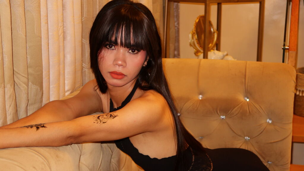 Live Chat with CassandraAndrean on LiveJasmin
