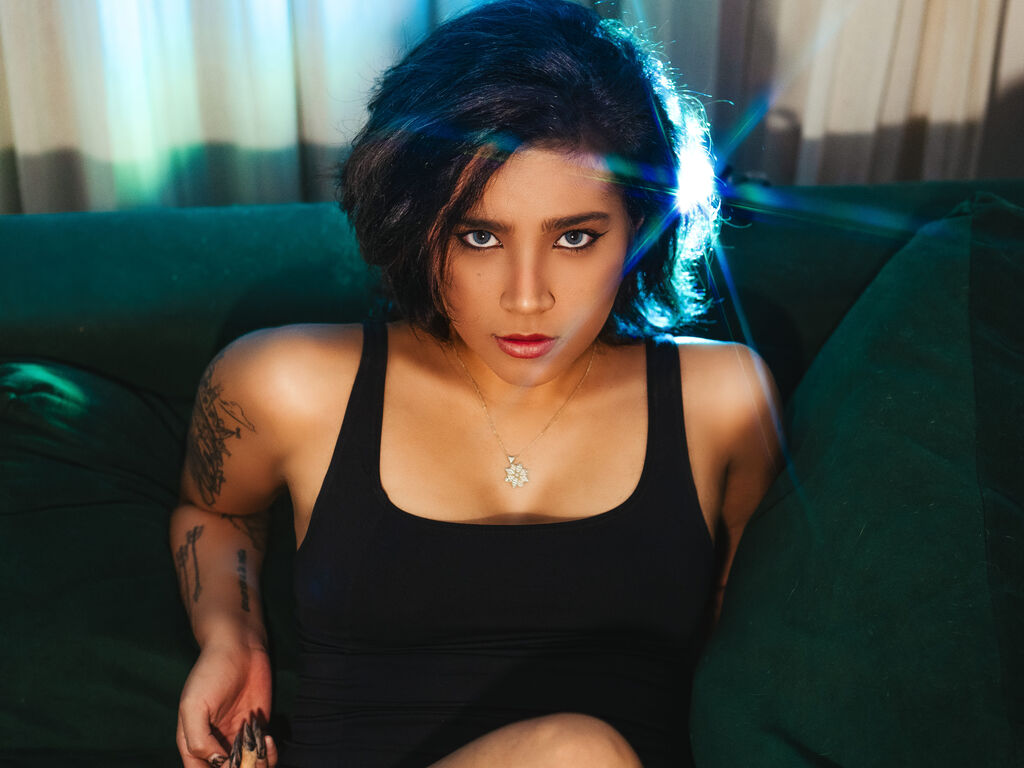 AlexiaBanner private show profile image