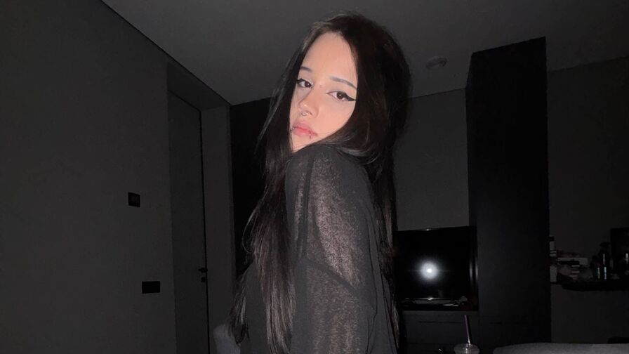 See MarvellaRovella’s Cam Show Now