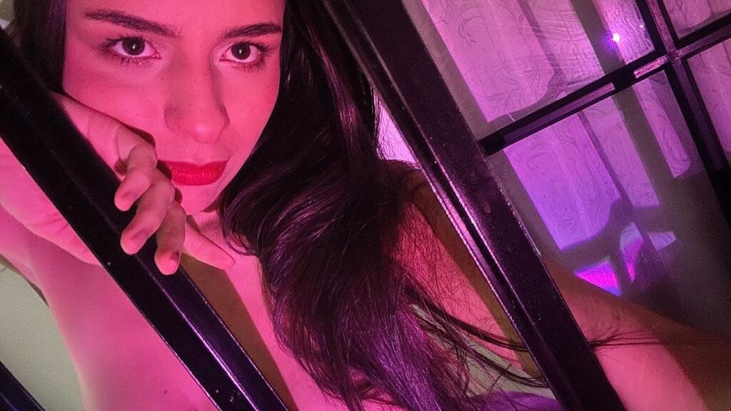 LizzyRey live cam model at LiveJasmin
