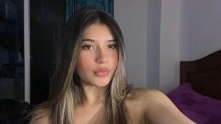 AmberCaro webcam