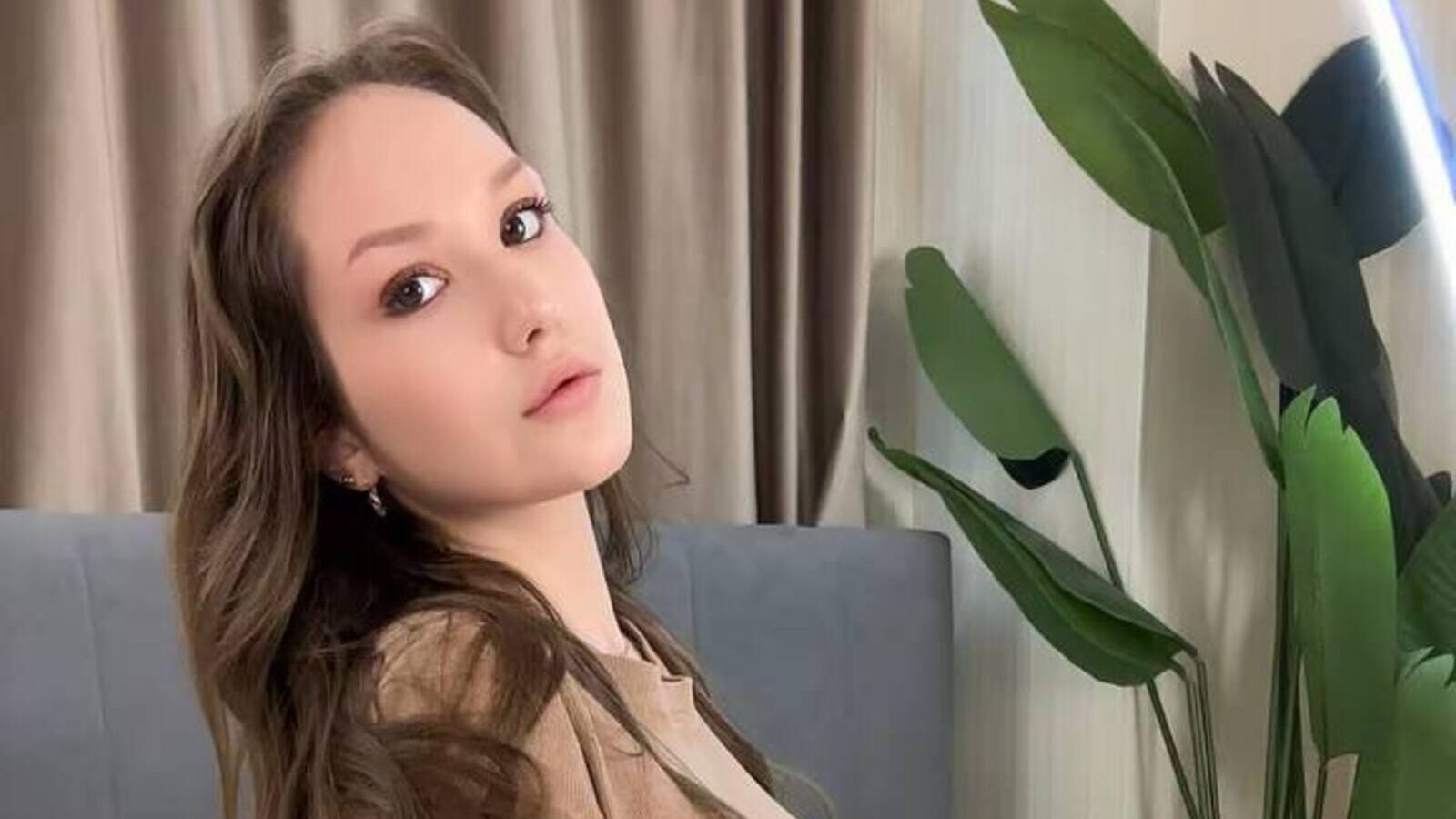 ArdellDaya erotic portrait