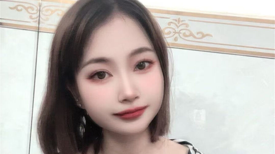 Watch JeanneJie’s Cam Show Live