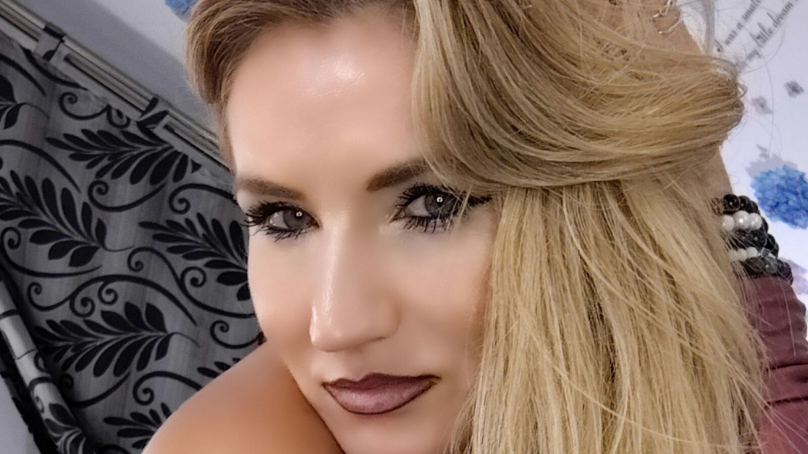 ChristineEve erotic portrait
