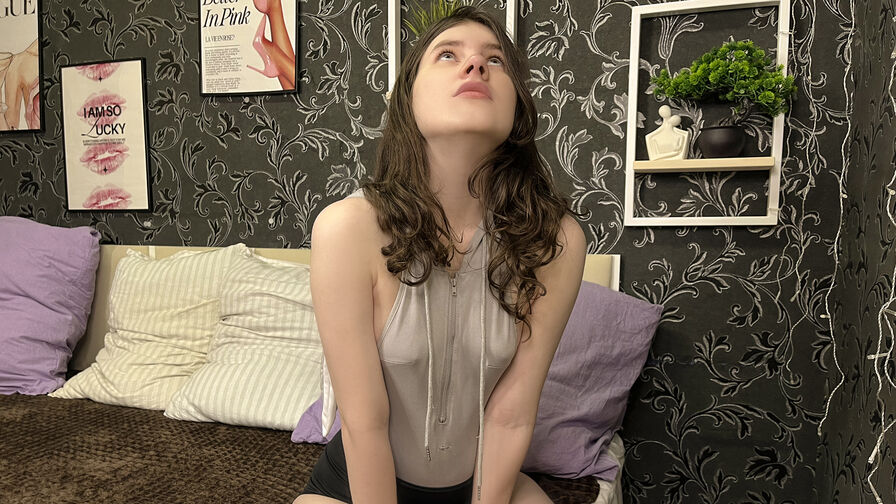 Watch NoriMoore’s Cam Show Live