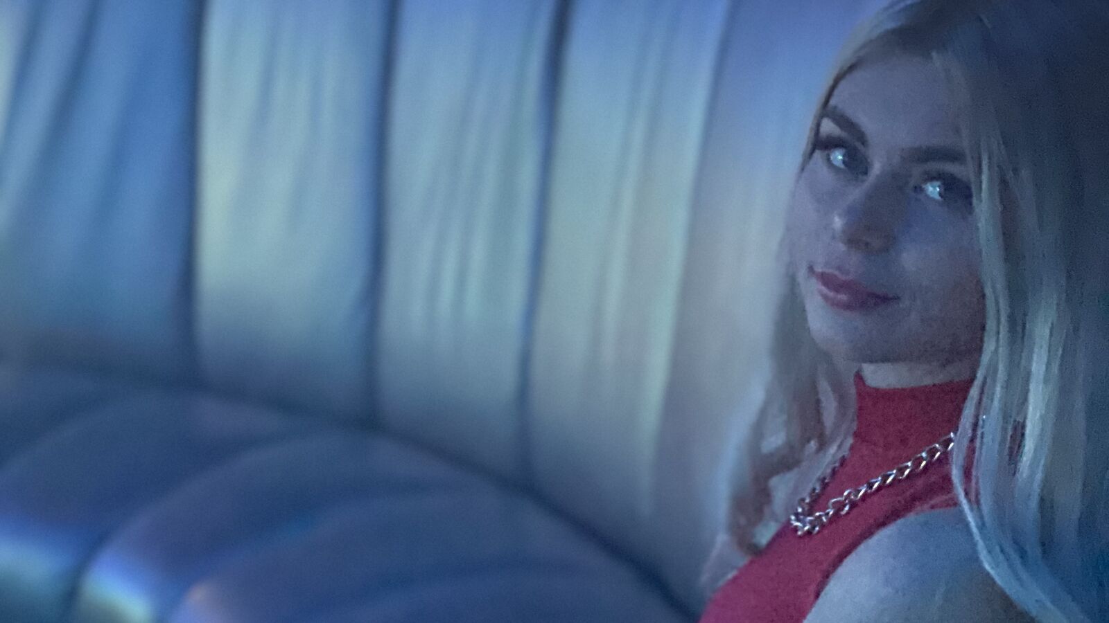 ElissiyaGold erotic portrait