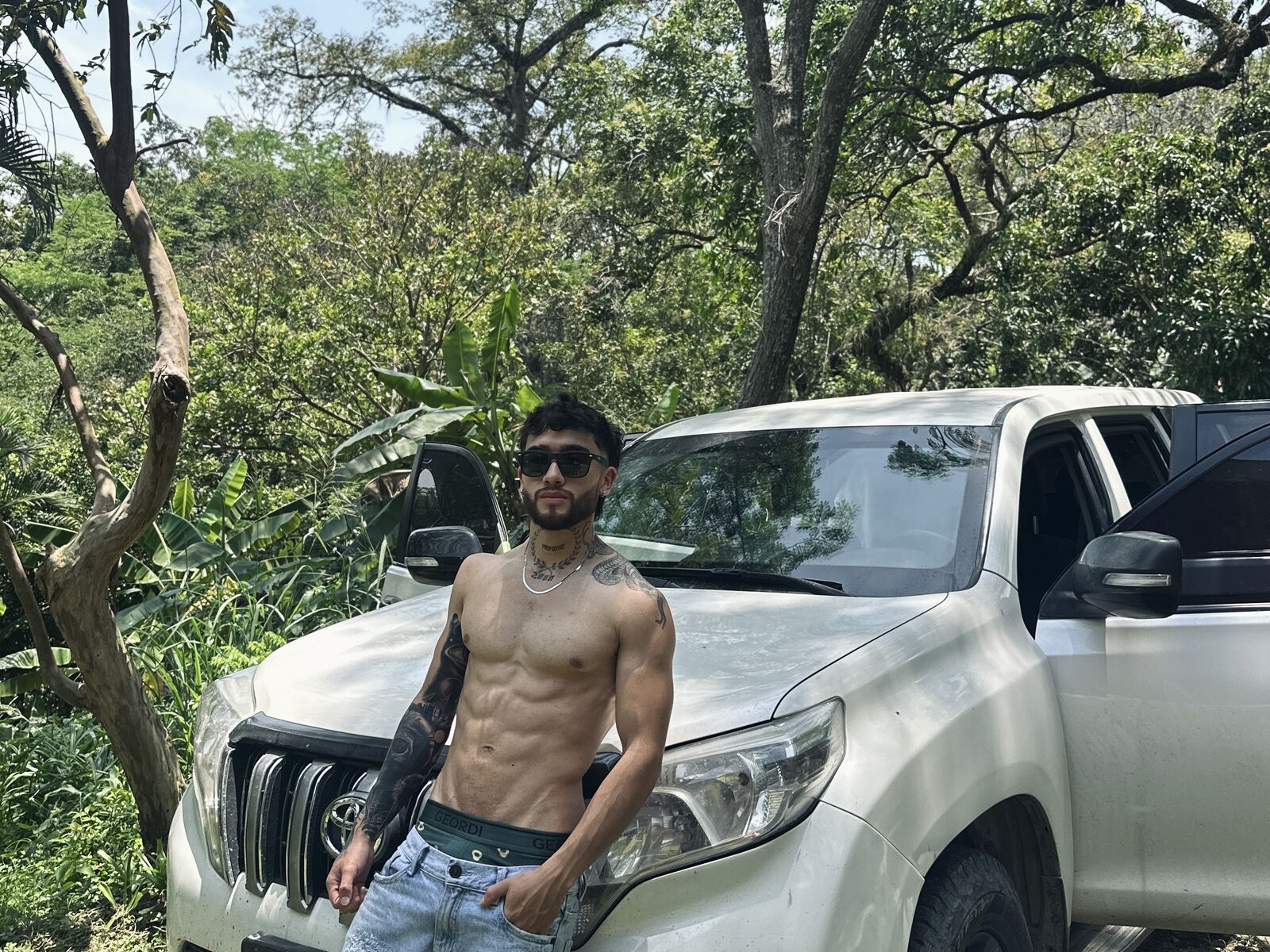 Live cam for ZacTorricheli