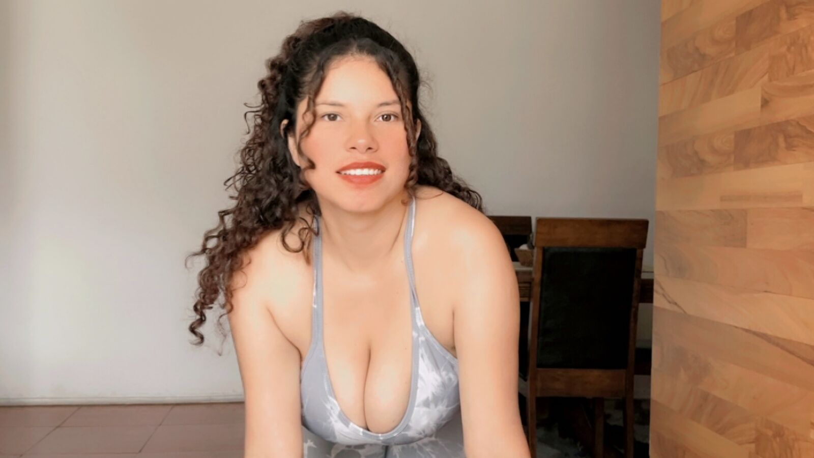 EmilyCm erotic portrait