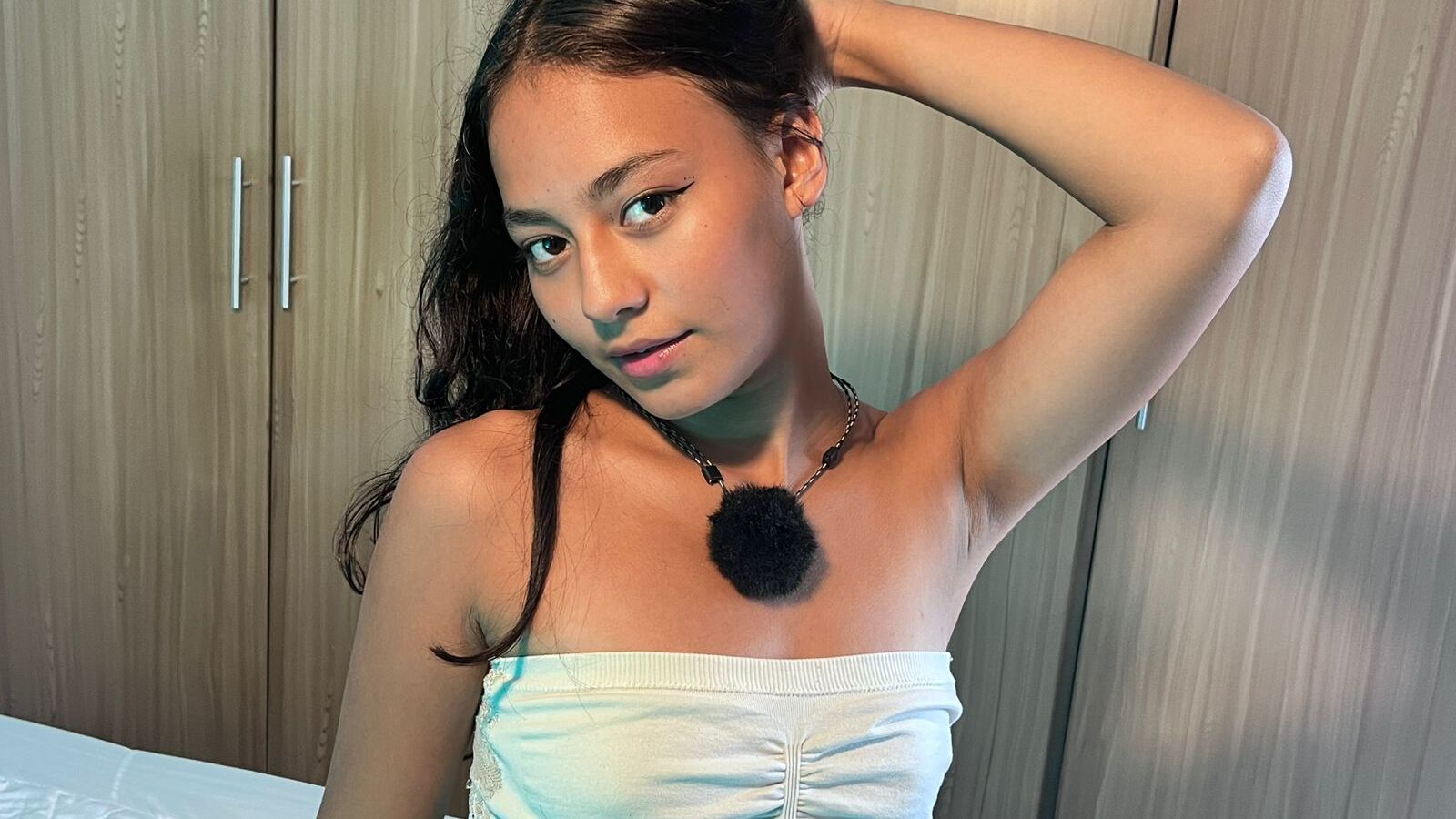 IsabellaSantanna erotic portrait