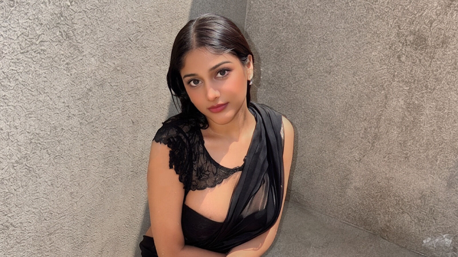 AriaElla erotic portrait
