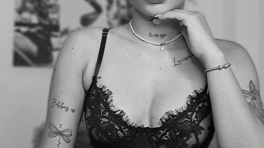 TiaraOffman live cam model