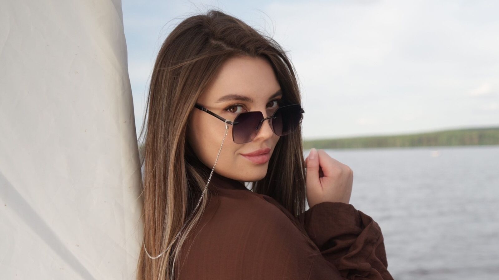 EvaLevi glamour portrait