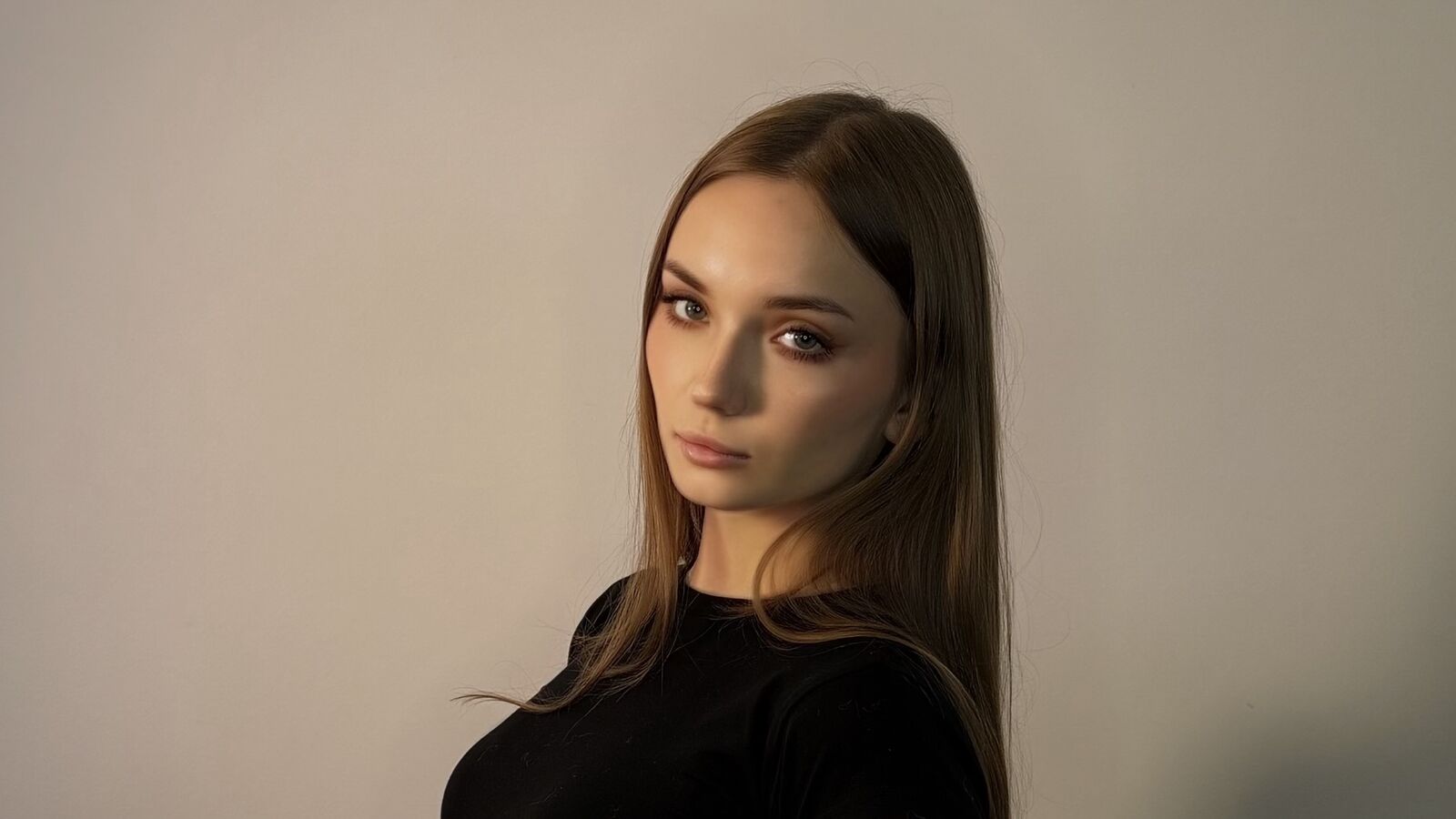 MariellaMinerich erotic portrait