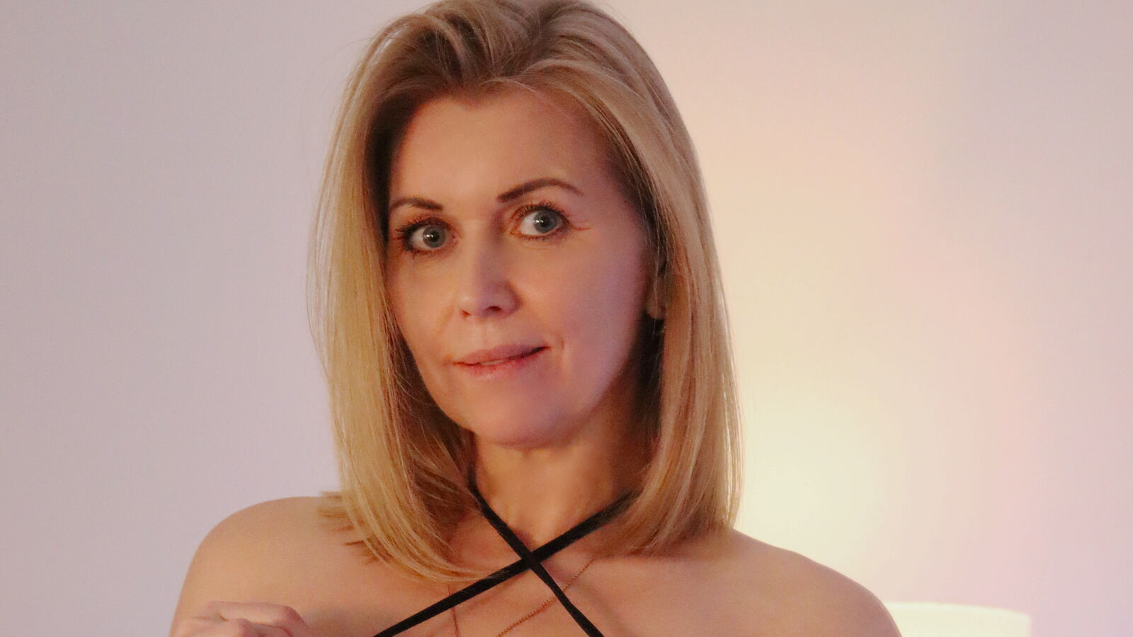 AnnieLawrence erotic portrait