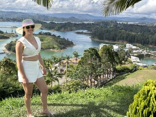AuraCrhistina Jasmin girl