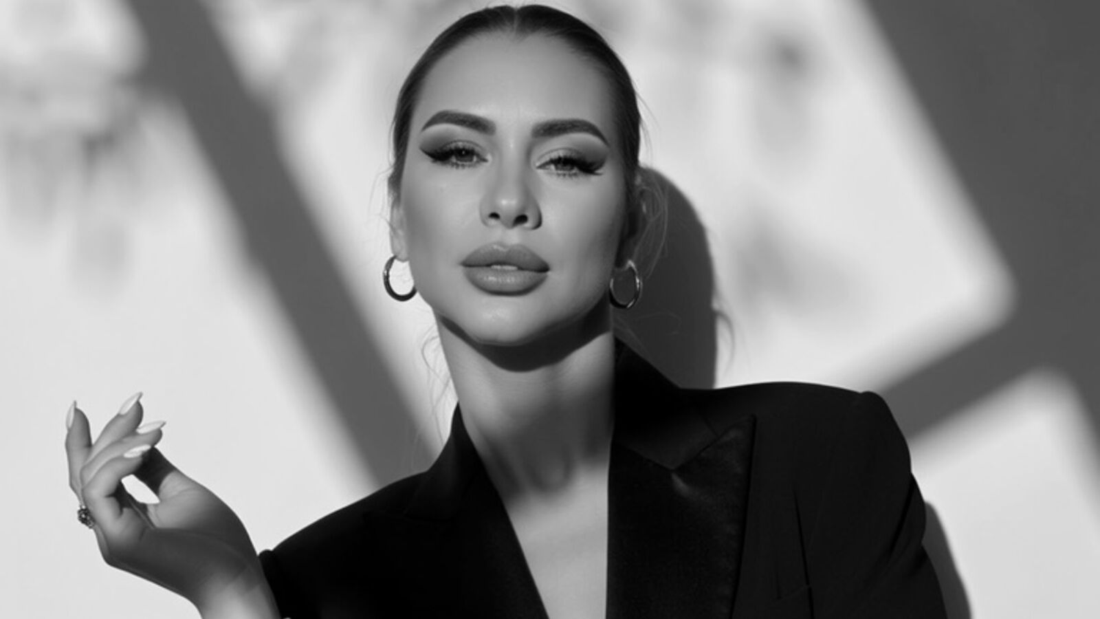 SaraCross erotic portrait