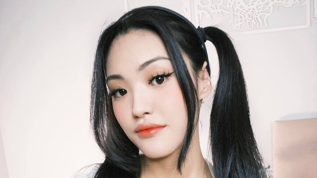 Sex chat gratuit in direct cu EugeniaClem pe LiveJasmin