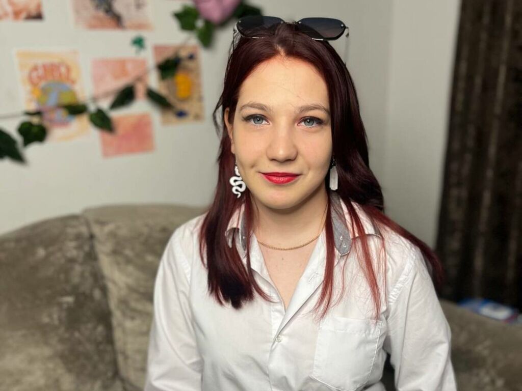 EmilyNa cam webcams boobs oil
