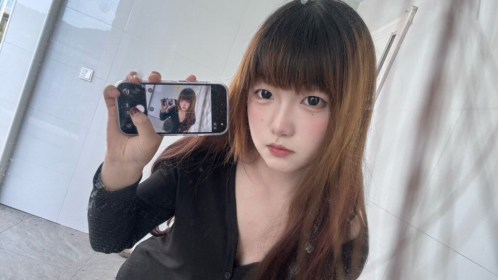 LianaZowie cover