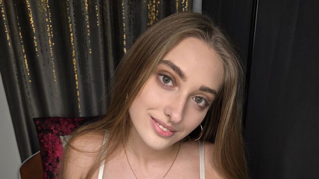 Watch AliceCutes live on cam on LiveJasmin