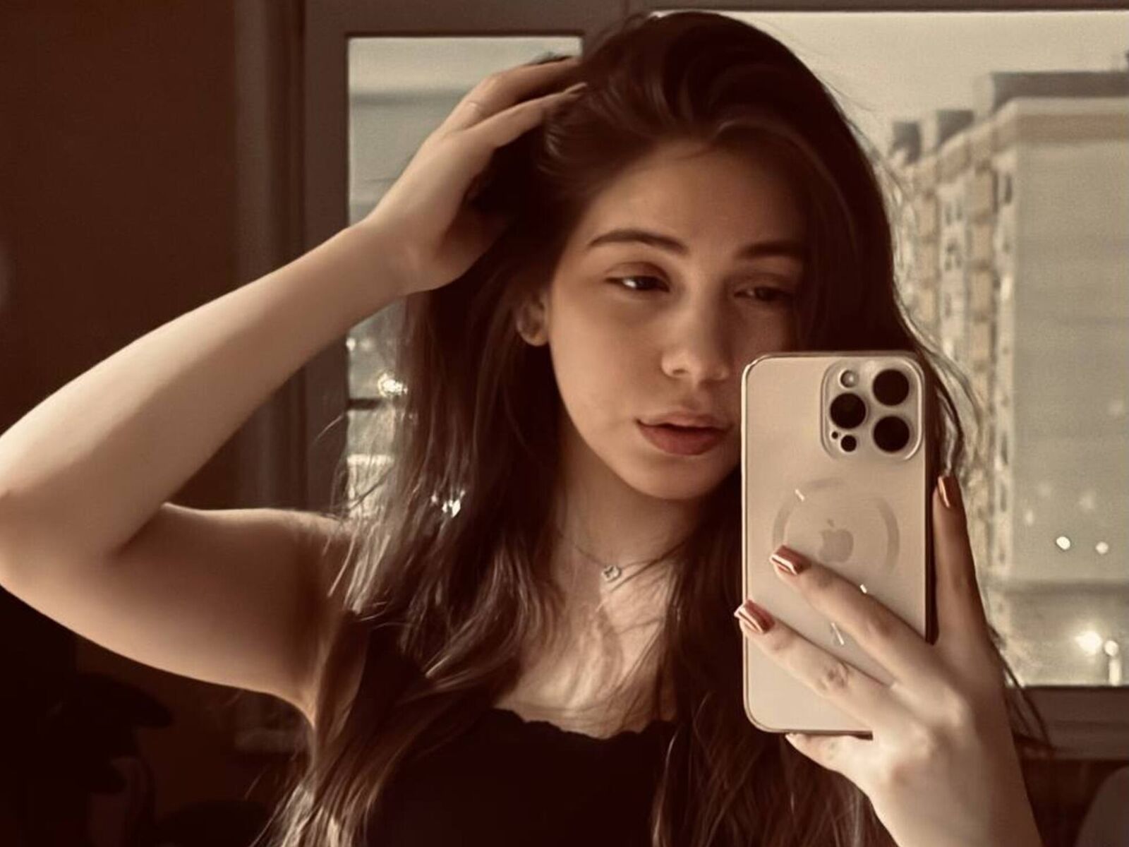 Live cam for AlishiaCowlin