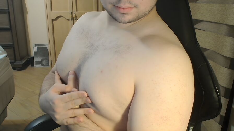 Watch JohnCharles live on Hernude