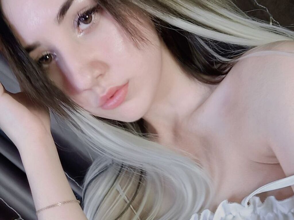 EasterEllender Nude
