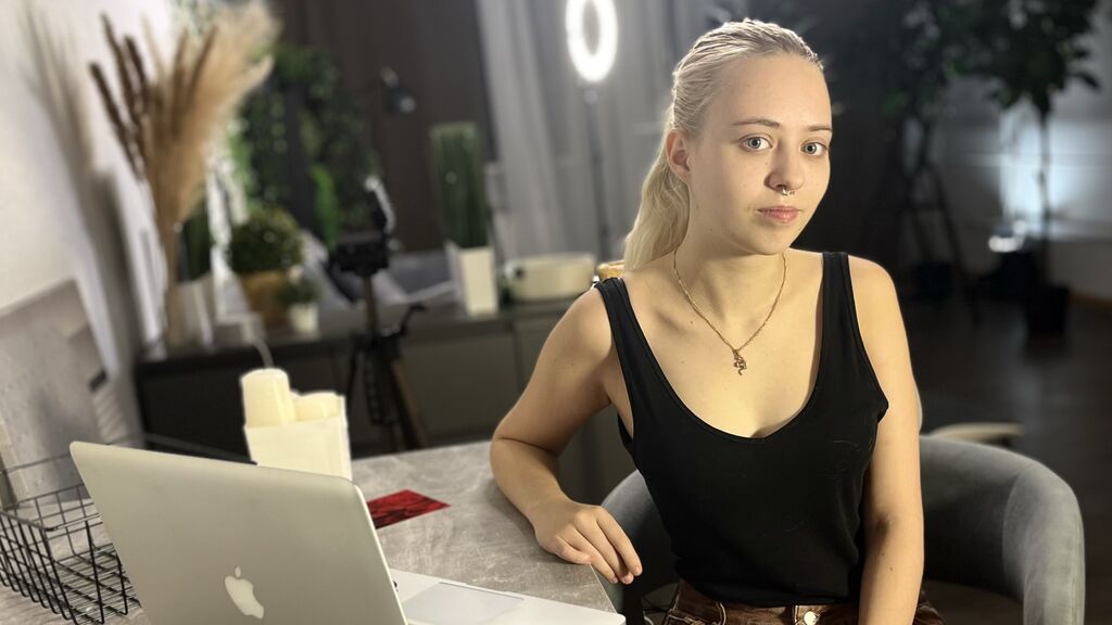 YuetteWennersten's profile from Jasmin at GirlsOfJasmin'