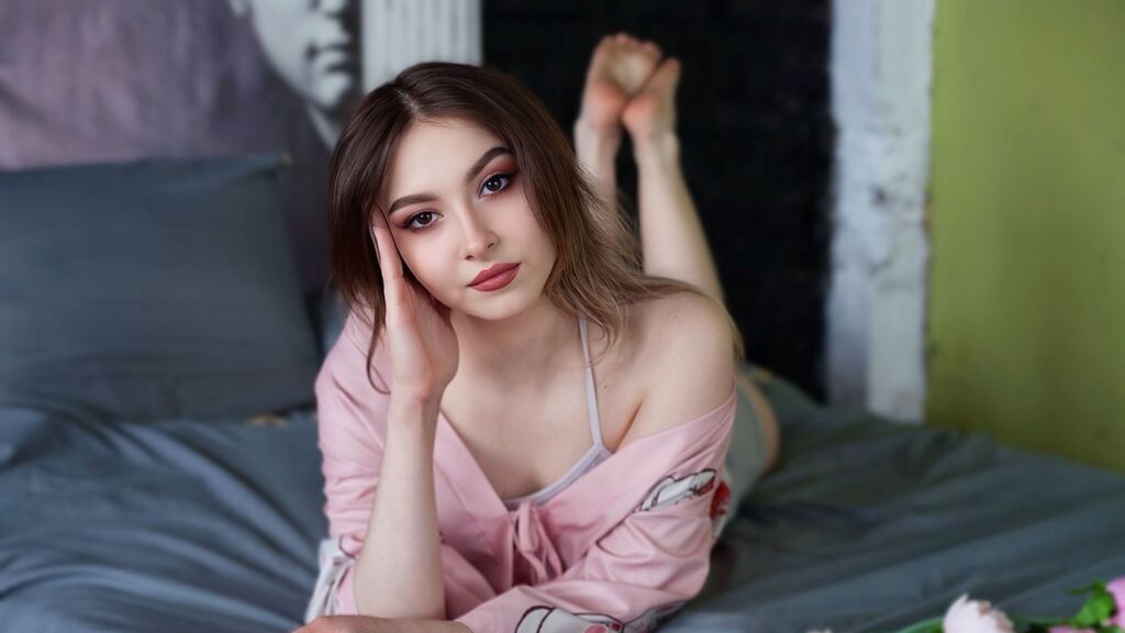 MiaMoonee cover