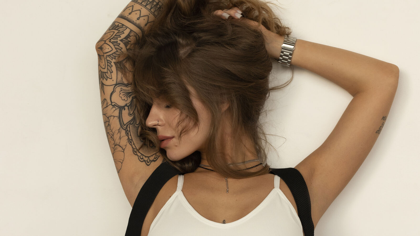 LaraRollin erotic portrait