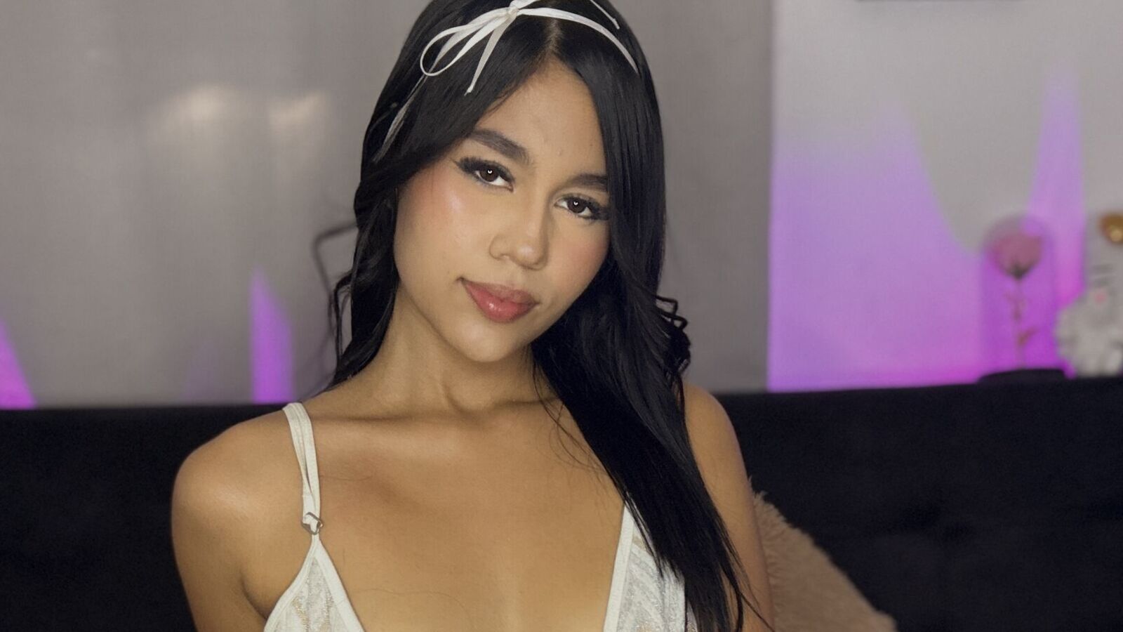 MadeleinSinclair erotic portrait