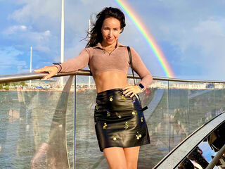 MadinaBrown Live free cam