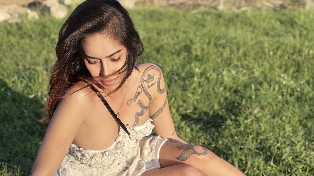 Sex chat gratuit in direct cu JulliaFakarat pe LiveJasmin