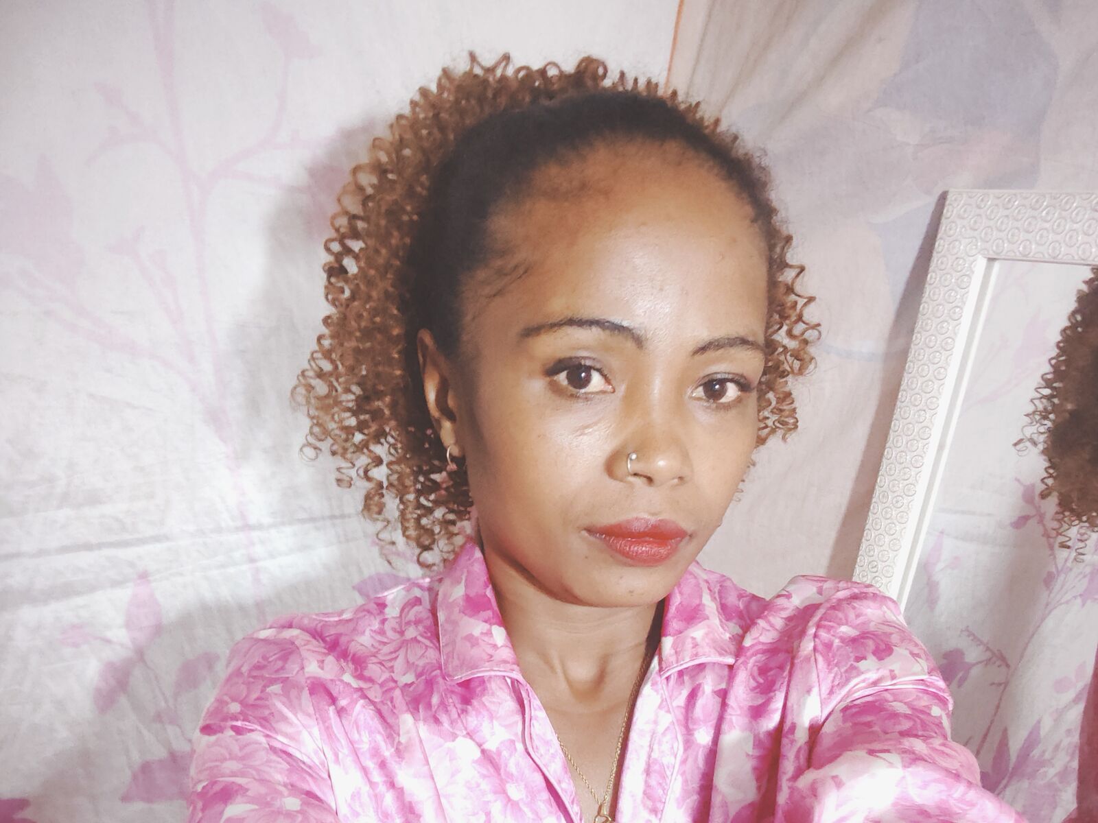 Live cam for LayahMorgane