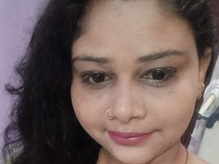Webcam model CurvySoniya from Web Night Cam