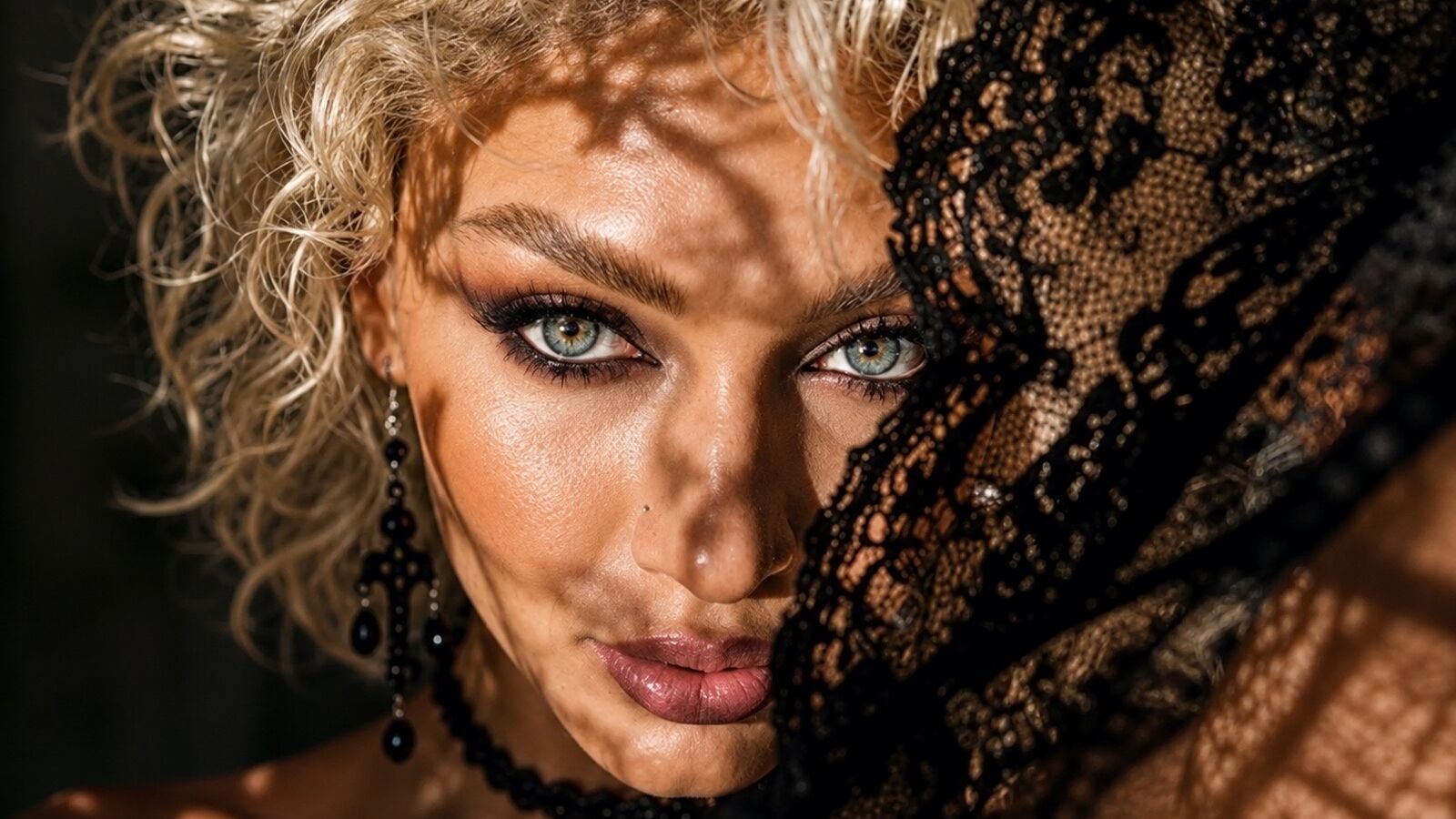 EmmaAmstrong glamour portrait