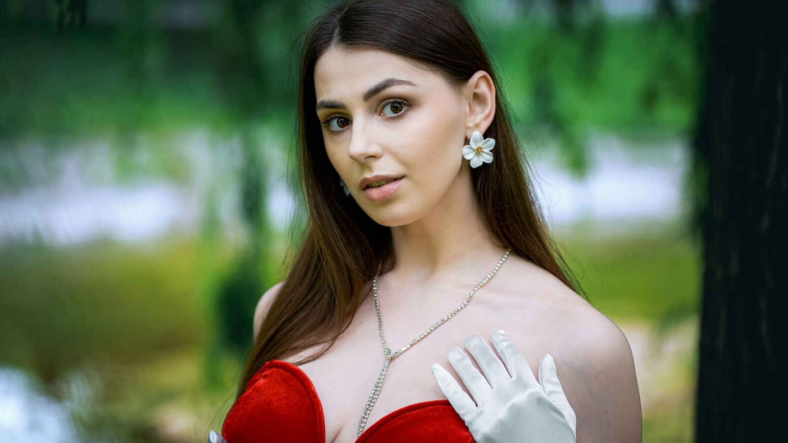 CasieDaisy glamour portrait