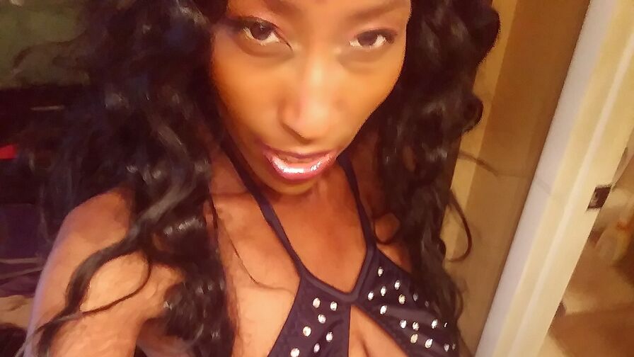 BustyBaddie Webcam Nude Show - Artbyalee