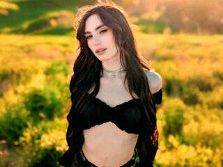 EvieTate]
