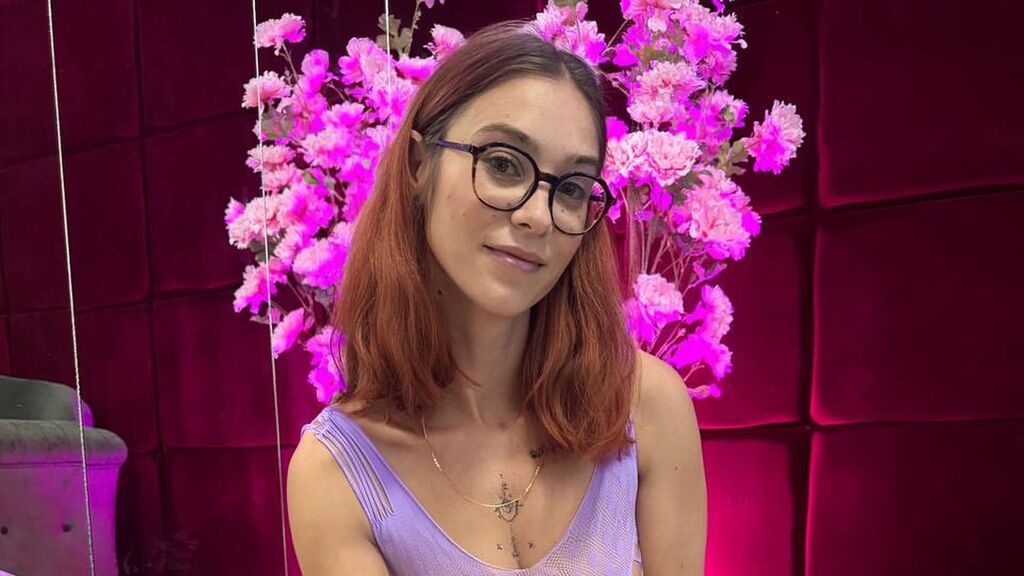 Sex chat gratuit in direct cu MiaSolle pe LiveJasmin