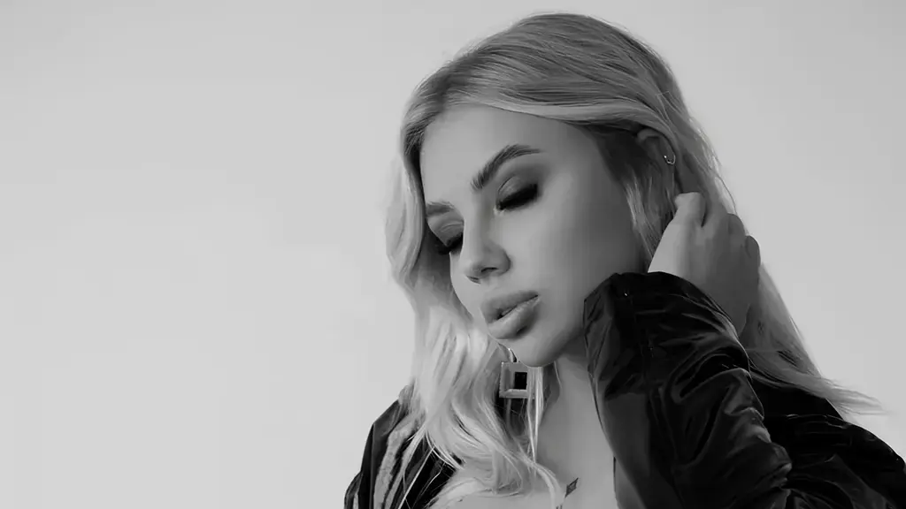 Show privé avec SashaRm