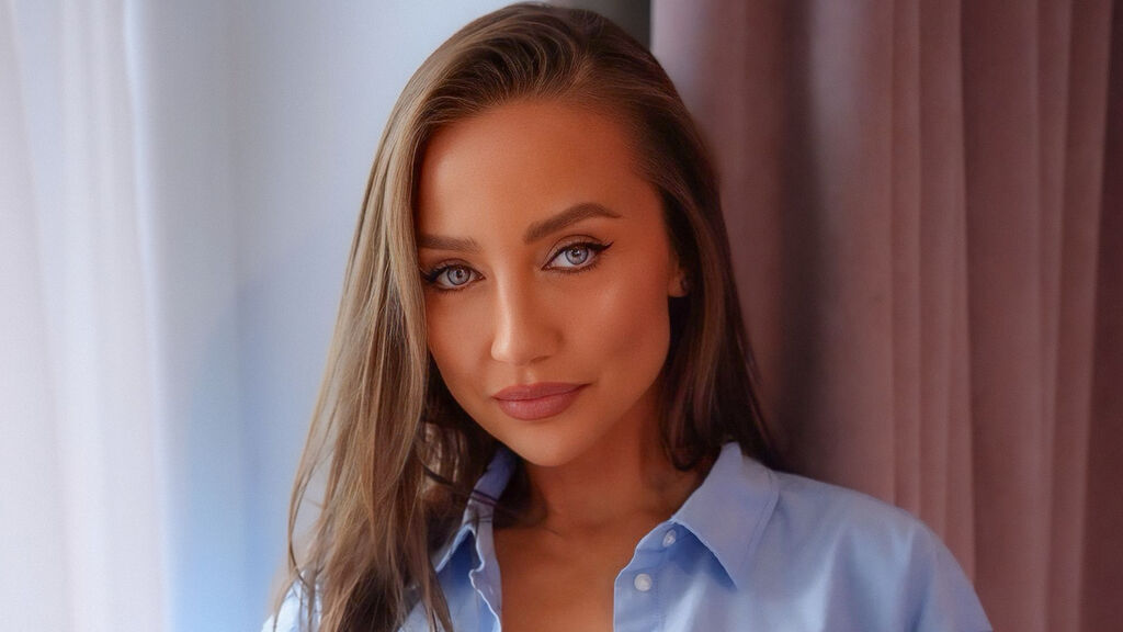EvaDevine cover