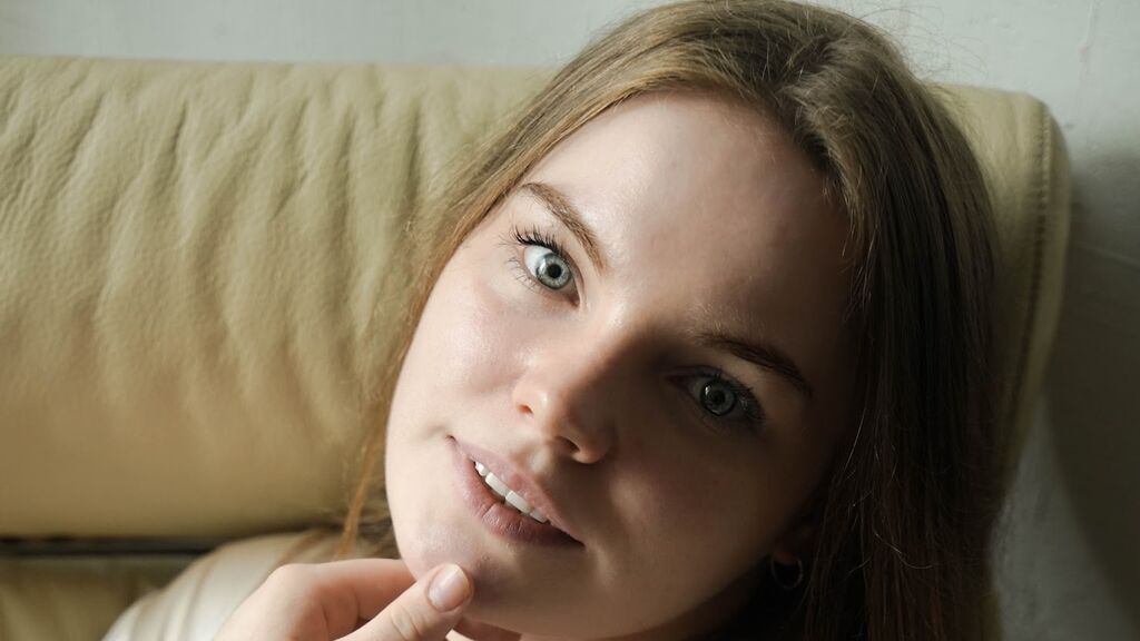 BettyBloom online on GirlsOfJasmin