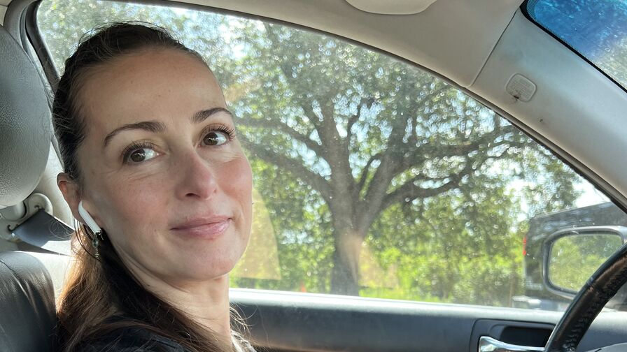 AhnaRedgrave live cam model